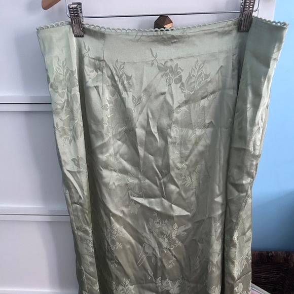 Satin Floral Trim Midi Skirt - Picture 3 of 3